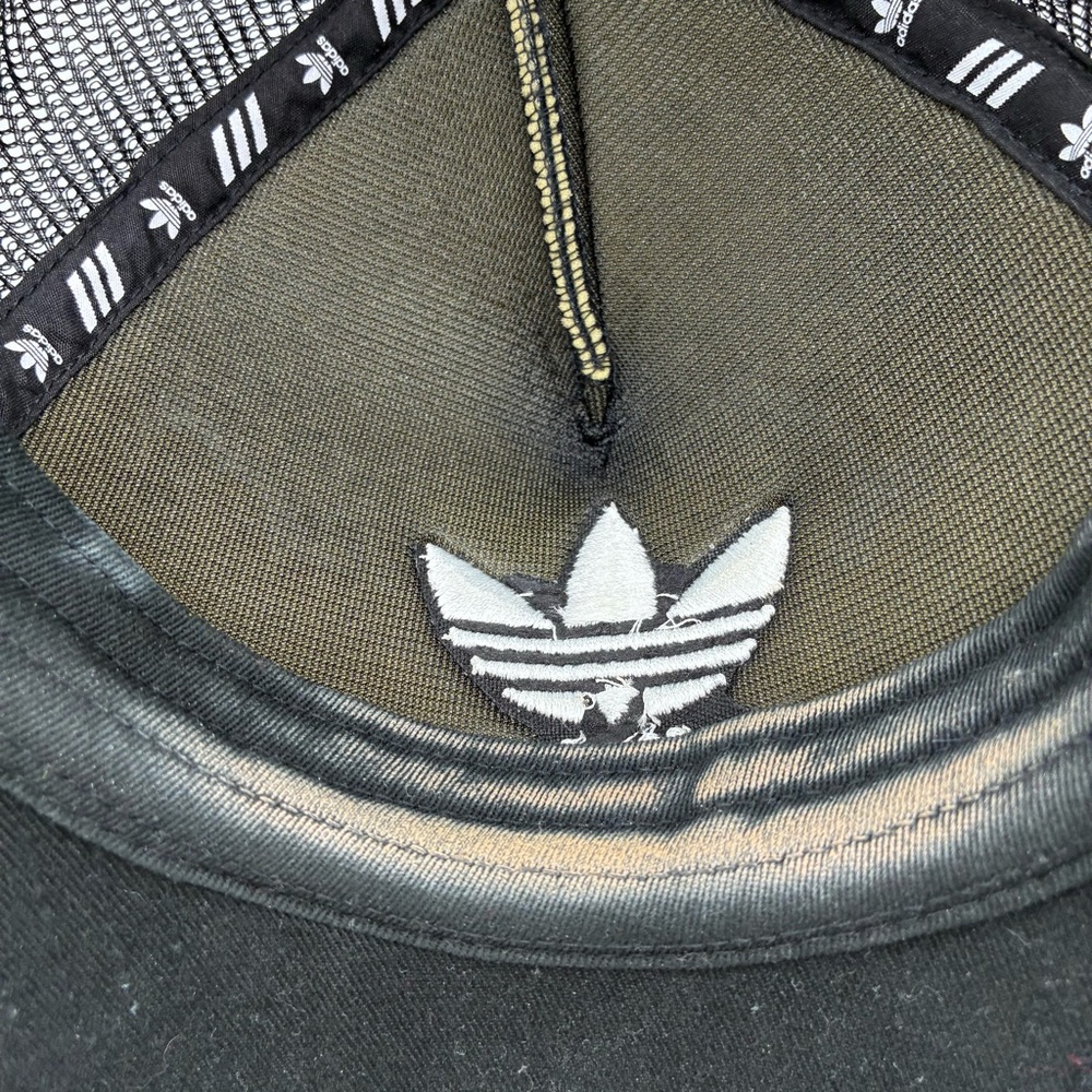 Adidas Originals Embroidered Logo Mesh Back Snapback Trucker Black White Hat - Picture 7 of 8